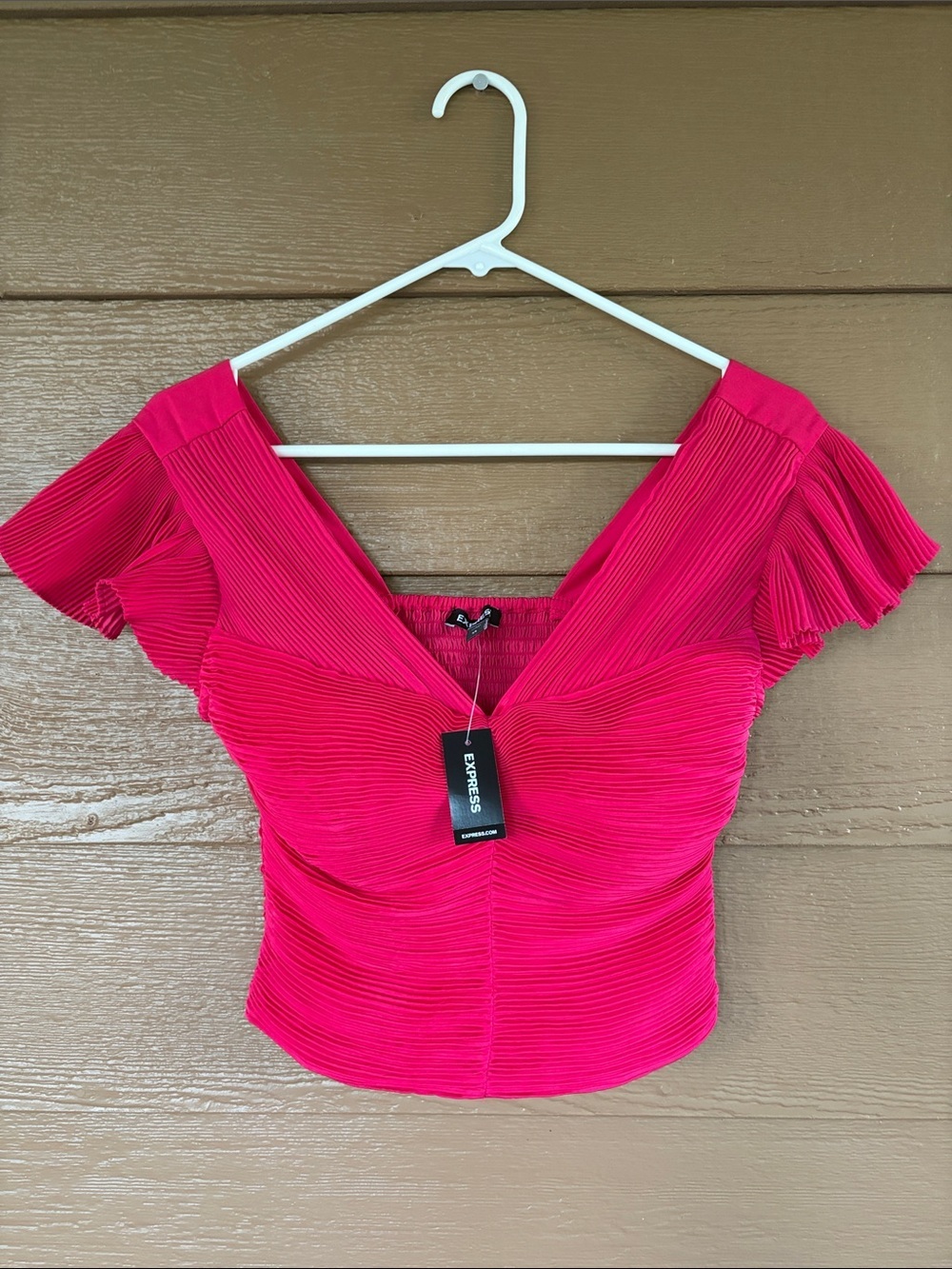 Express NWT Hot Pink Pleated Sweetheart Crop Top -Sz XS